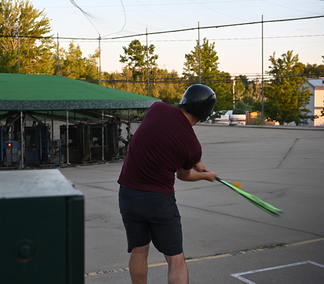 Swing at batting cages