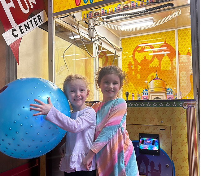 Kids claw machine arcade game