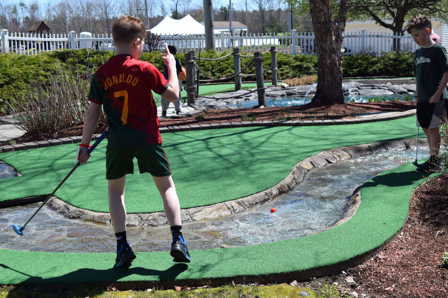 mini golf river
